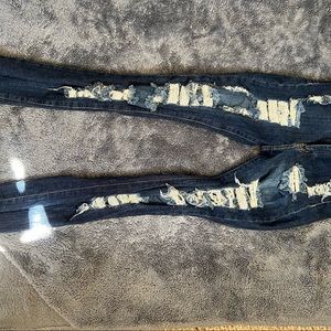 Ripped skinny jeans